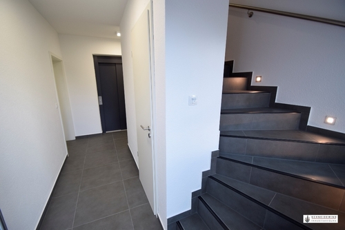 4. Hausflur - Etagenwohnung mit 88,09 m&sup2; in Weyhe zur Miete