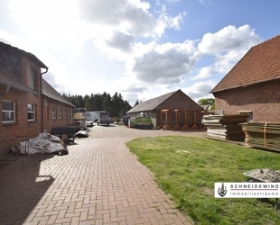 3 Wohnungen je 60 m² + mehrere Hallen Carport + Freifläche 1000m² + Parkflächen Garagen Carports - Barenburg