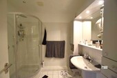 Badezimmer mit Runddusche - 