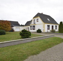 Solides Haus aus 1937 mit 939 m² Grundstück + Garage + Garten + Anbau mit Renovierungsbedarf - Weyhe / Lahausen
