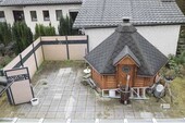 Blick zum finnischen Holzhaus - 