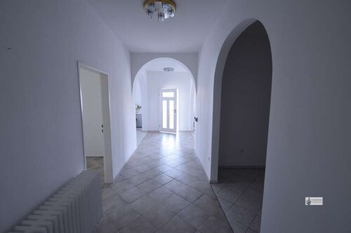 Zugangsflur EG von der Straße - 