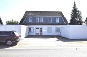 4 Parteienhaus mit 4 Garagen - Interessante ETW + EBK + Terrasse + Garten + Garage aktuell bis 0925 vermietet