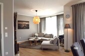 Blick von der Küche ins Wohnzimmer - 
