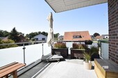 Balkon zur Westseite - Etagen Whg. im OG Einbauküche kann übernommen werden Garage, West - Balkon