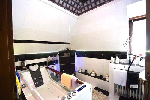 25 Badezimmer mit Whirlpool - 
