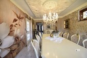 13 Abgehängte Decke mit Kronleuchter - 
