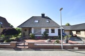 2 Straßenansicht - 5 Zimmer Einfamilienhaus in Syke