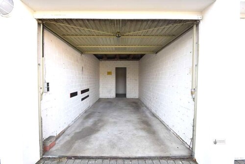 Garage mit Abstellraum - 