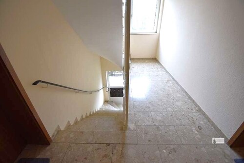 Hausflur vor der Wohnung - Etagenwohnung mit 70,90 m&sup2; in Syke zur Miete