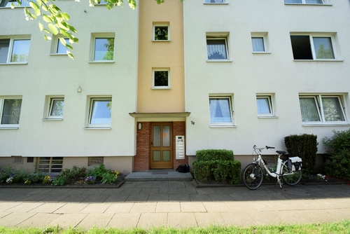 6 Parteienhaus mit Eingang - 3 Zimmer Etagenwohnung in Bremen