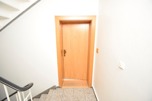 Wohnungseingangstür - Etagenwohnung mit 65,00 m&sup2; in Bremen zur Miete