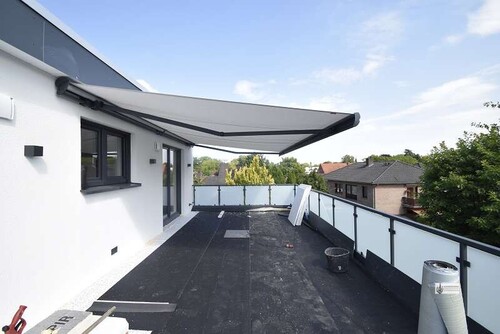 Große Dachterrasse mit markise - Hoch moderne Penthouse-Wohnung Neubau zum 1.7.2026 Rollläden+Stellplatz+Dachterrasse mit Einbauküche