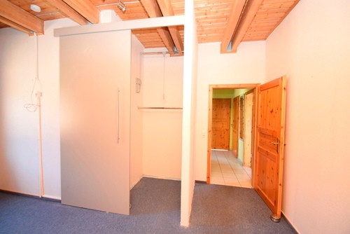 18. Einbaukleiderschrank mit hydraulischer Kleiderstange - 