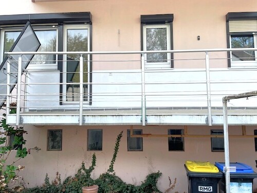 Hinterer Balkon auch mit Balkonkraftwerk - 