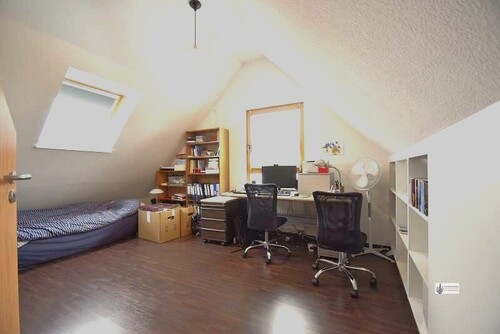 20 Ausgebautes DG mit Büro - 