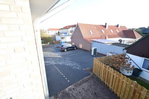 Parkplatz vor dem Hause - 