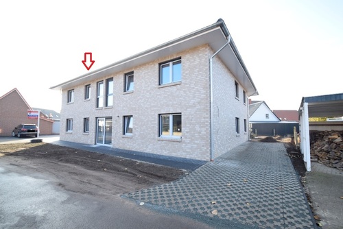 Die Pflasterung führt sie trockenen Fußes einmal um das Haus - 3 Zimmer Etagenwohnung zur Miete in Diepholz