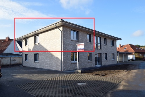 Außenansicht, Parkplätze stehen auf dem Grundstück zur Verfügung - Ideal für ein Paar (+ max. 1 Kind) 3 Zimmer, EBK, Balkon Stellplatz vor dem Haus Ruhige Zentrumlage