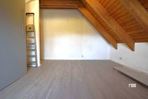 Schlafzimmer noch mit Restvinylboden - 