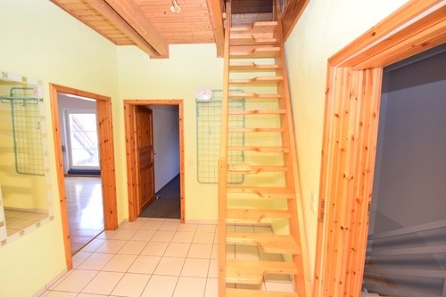 19. Treppenaufgang zum Spitzboden - 