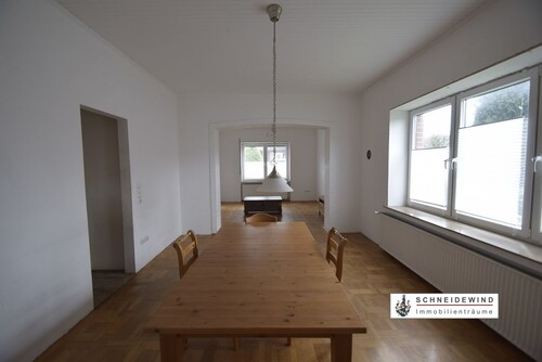 k-Esszimmer mir ausziehbarem Tisch - 