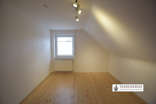 k-2. Schlafzimmer mit Dielenboden - 
