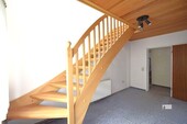 Zwischenzimmer mit Treppenaufgang ins OG - 
