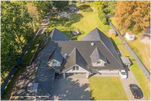 Vogelperspektive - 10 Zimmer Einfamilienhaus in Westoverledingen