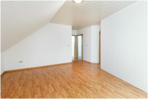 Wohnzimmer - 3 Zimmer Dachgeschoßwohnung zur Miete in Ostrhauderfehn