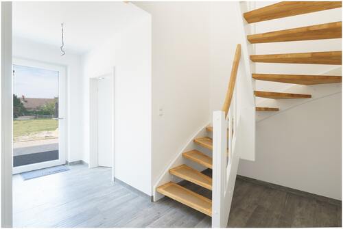 Eingangsbereich - 4 Zimmer Reihenmittelhaus in Westoverledingen