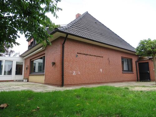 Hinteransicht - 7 Zimmer Bungalow zum Kaufen in Weener