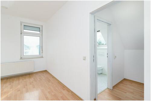 Wohnzimmer / Badezimmer - 