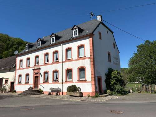 Foto - Haus zum Kaufen in Sinspelt 0,00 € 677 m²