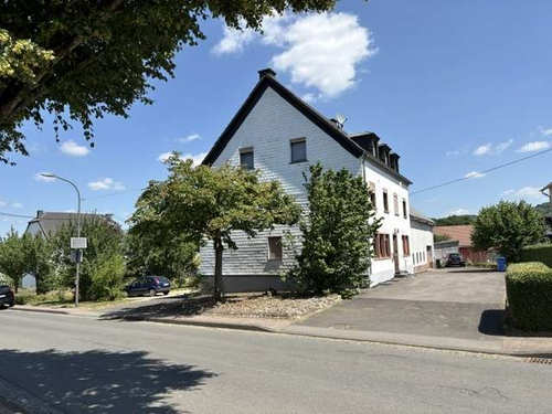 Foto - Haus zum Kaufen in Hersdorf 250.000,00 € 249 m²