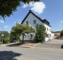 Haus zum Kaufen in Hersdorf 250.000,00 € 249 m²