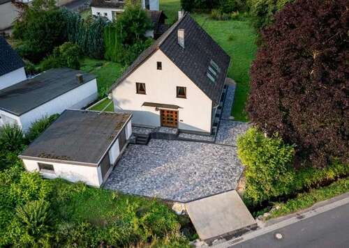 Foto - Haus zum Kaufen in Schönecken 255.000,00 € 183 m²