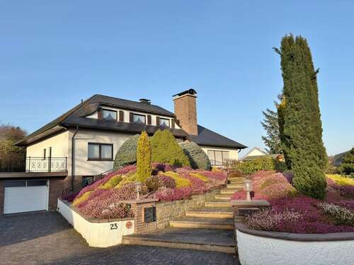 Foto - Haus zum Kaufen in Bleialf 399.000,00 € 250 m²