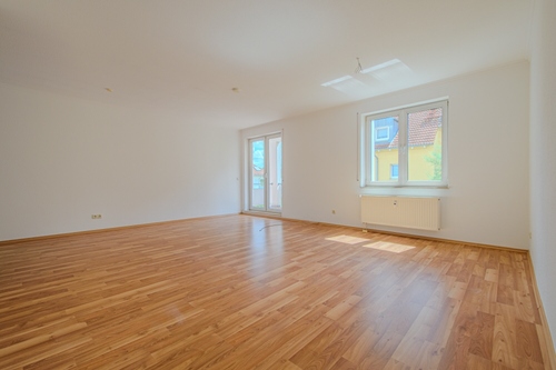 Wohnen - 3 Zimmer Etagenwohnung zur Miete in Meißen