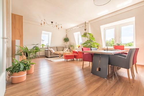 Wohnzimmer - 4 Zimmer Dachgeschoßwohnung zur Miete in Dresden