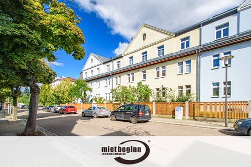 Hausansicht - NEUES WANNENBAD MIT FENSTER & HANDTUCHHEIZKÖRPER – NEU GEFLIESTE KÜCHE – GUT GESCHNITTEN