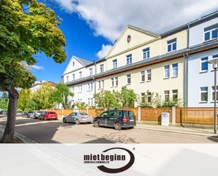 NEUES WANNENBAD MIT FENSTER & HANDTUCHHEIZKÖRPER – NEU GEFLIESTE KÜCHE – GUT GESCHNITTEN - Dresden Mickten-Kaditz