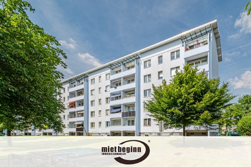 Hausansicht - BALKON – WANNENBAD MIT FENSTER & WASCHMASCHINENSTELLPLATZ – LAUBEGAST
