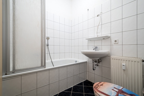 Wannenbad mit WM-Stellplatz - 