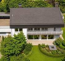 Großes Familienhaus am Sonnenhang mit Doppelgarage - Eppstein