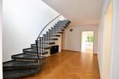Treppe - Einfamilienhaus mit 212,00 m&sup2; in Eppstein zur Miete