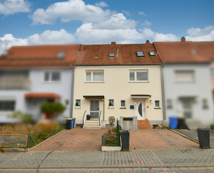 Altstadt-Nähe trifft Panoramablick: Gemütliches Reihenhäuschen mit Garten und Außenstellplatz - Idstein