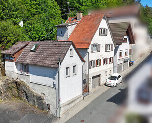 Ihr Deal: 3 Häuschen, 3 Garagen, bis zu 5 WE, davon nur 2 vermietet. HEIZUNG IST NEU! - Schmitten