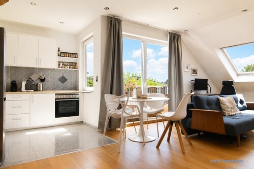 Essen mit Balkonzugang - 2 Zimmer Etagenwohnung zur Miete in Kronberg im Taunus