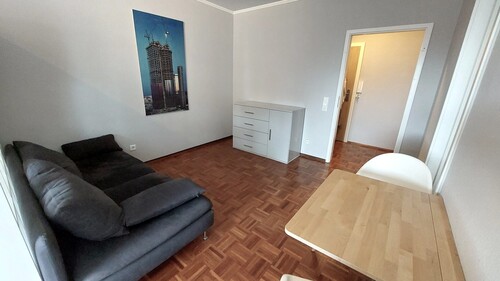 Wohn/Schlafraum - 1.5 Zimmer Etagenwohnung in Frankfurt am Main